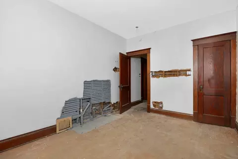 Bedroom - 550 E 12th St, Lockport, IL 60441 photo 4 of 4