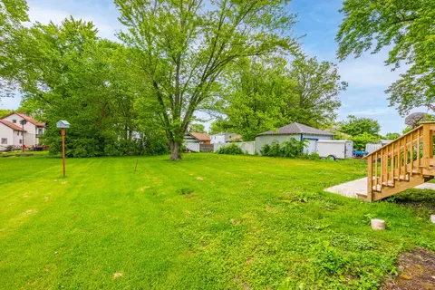 Exterior - 550 E 12th St, Lockport, IL 60441 photo 5 of 9