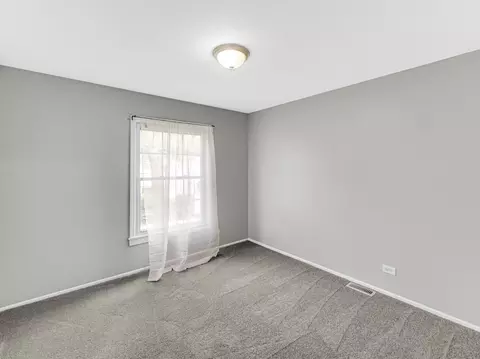 Bedroom - 1678 Ashburn Ct #C, Wheaton, IL 60189 photo 3 of 4