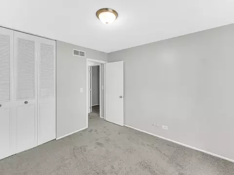 Bedroom - 1678 Ashburn Ct #C, Wheaton, IL 60189 photo 4 of 4