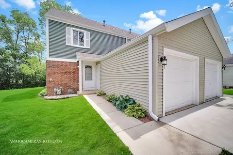7731 Bolton Way, Hanover Park, IL 60133
