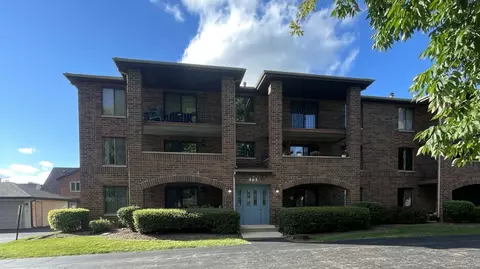 465 Valley Dr #302, Naperville, IL 60563