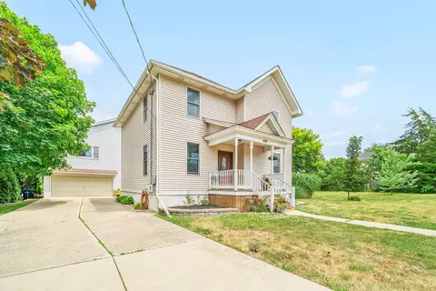 448 W Lincoln Ave, Hinckley, IL 60520