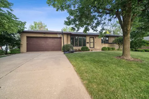 112 Anthony Dr, Normal, IL 61761