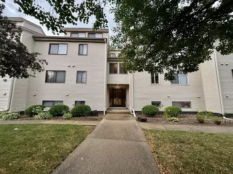 2127 Melrose Dr #B, Champaign, IL 61820