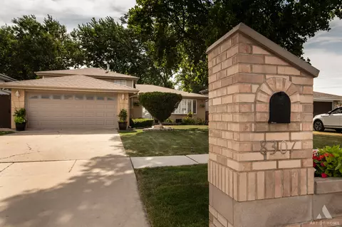 Exterior - 8307 S Thomas Ave, Bridgeview, IL 60455 photo 2 of 7