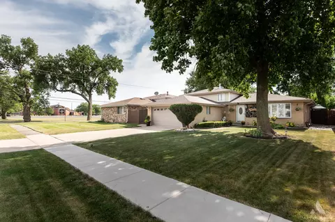 Exterior - 8307 S Thomas Ave, Bridgeview, IL 60455 photo 3 of 7