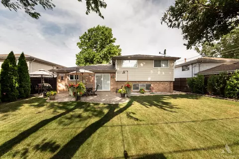 Exterior - 8307 S Thomas Ave, Bridgeview, IL 60455 photo 5 of 7