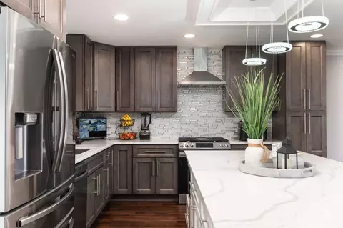 Kitchen - 8307 S Thomas Ave, Bridgeview, IL 60455 photo 3 of 4