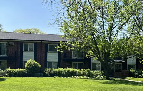 1106 N Dale Ave #2E, Arlington Heights, IL 60004