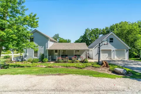 401 E Liberty St, Newark, IL 60541