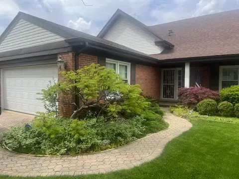 8708 W Madison Dr, Niles, IL 60714