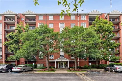 100 N Milwaukee Ave #608, Wheeling, IL 60090