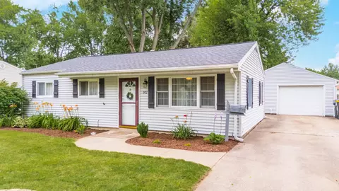 902 Green Ave, Normal, IL 61761