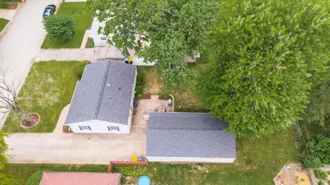 View/Area - 902 Green Ave, Normal, IL 61761 photo 4 of 6