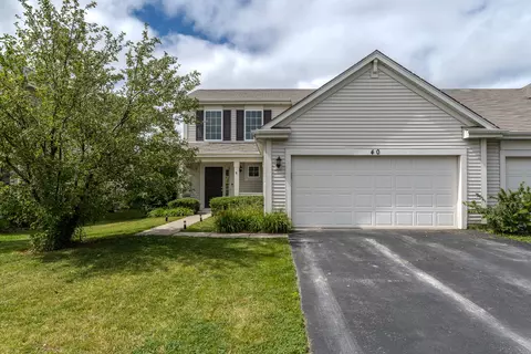 40 Catamaran Cir, Pingree Grove, IL 60140