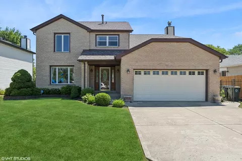 701 Cutter Ln, Elk Grove Village, IL 60007