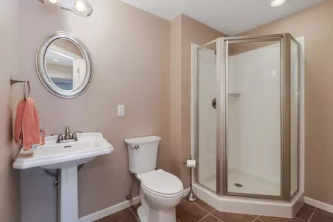 Bath - 7 Lexis Ct, Bloomington, IL 61704 photo 5 of 5