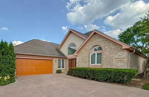 314 Rivershire Ct, Lincolnshire, IL 60069