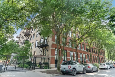 2511 W Moffat St #402, Chicago, IL 60647