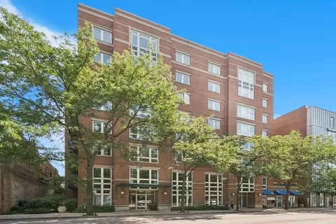 811 Chicago Ave #201, Evanston, IL 60202