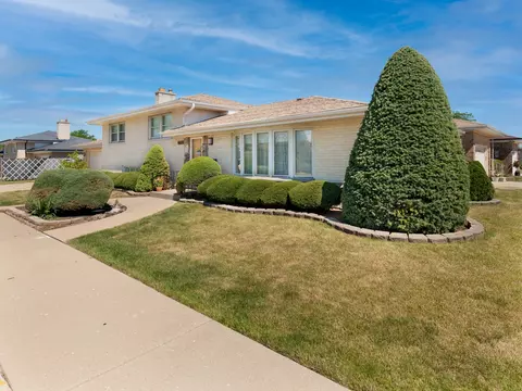 8632 W Leland Ave, Chicago, IL 60656