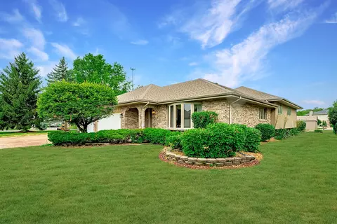 8924 Palos Springs Dr, Orland Park, IL 60462