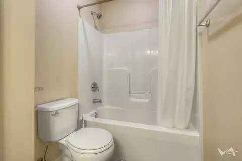 Bath - 157 S Grove Ave, Elgin, IL 60120 photo 1 of 2