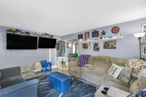 916 E Sangamon Ave, Rantoul, IL 61866 photo 9