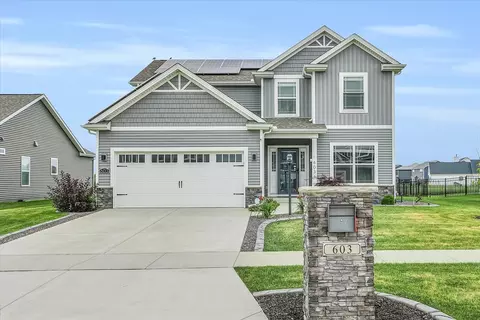 603 Harpers Fry, Savoy, IL 61874