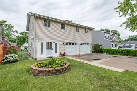 102 N Metropolitan Ave, Waukegan, IL 60085