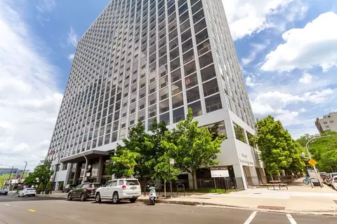 4343 N Clarendon Ave #1917, Chicago, IL 60613