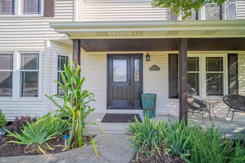 Exterior - 2816 Brighton Ln, Bloomington, IL 61704 photo 3 of 10