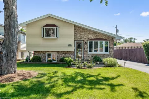 511 Maple Ln, Hillside, IL 60162