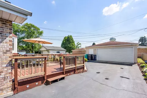 Exterior - 511 Maple Ln, Hillside, IL 60162 photo 3 of 5