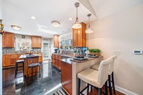 Kitchen - 511 Maple Ln, Hillside, IL 60162 photo 1 of 5