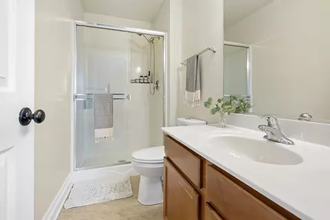 Bath - 1716 Glenford Ct, Plainfield, IL 60586 photo 2 of 3