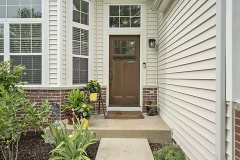 Entry Way - 1716 Glenford Ct, Plainfield, IL 60586 photo 1 of 3