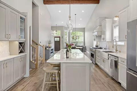 Kitchen - 1716 Glenford Ct, Plainfield, IL 60586 photo 11 of 12