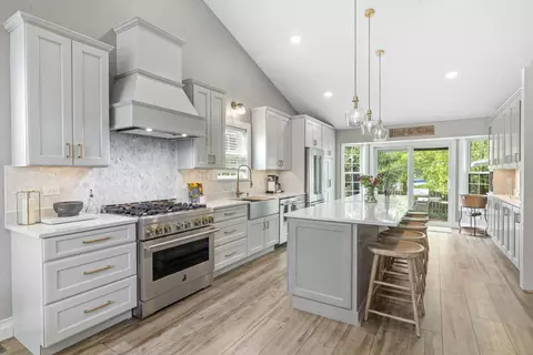 Kitchen - 1716 Glenford Ct, Plainfield, IL 60586 photo 2 of 12