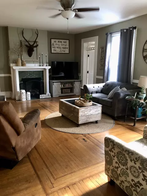 501 E Scott St, Tuscola, IL 61953 photo 9