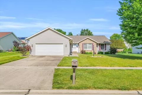 806 Heather Dr, Mahomet, IL 61853