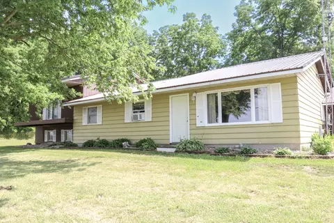 19716 Acker Rd, Fulton, IL 61252