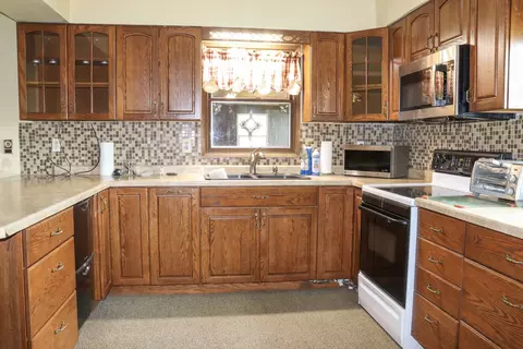 19716 Acker Rd, Fulton, IL 61252 photo 4