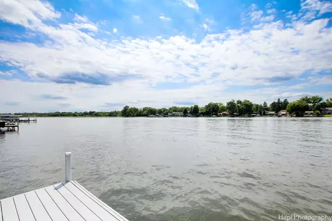 View/Area - 807 S Emerald Dr, Mchenry, IL 60051 photo 1 of 2