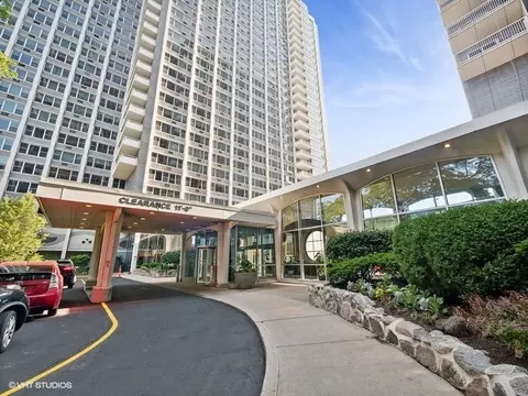 4250 N Marine Dr #2915, Chicago, IL 60613