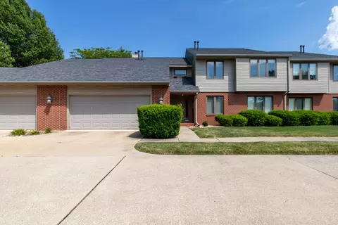 2403 Northpointe Dr #H, Bloomington, IL 61704