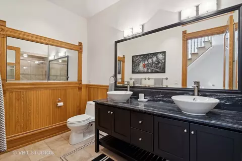 60 Elm St, Chicago, IL 60611 photo 25