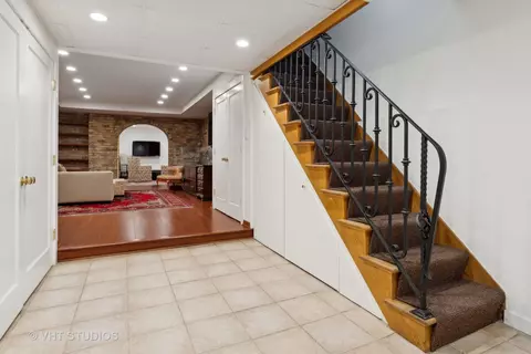 60 Elm St, Chicago, IL 60611 photo 35