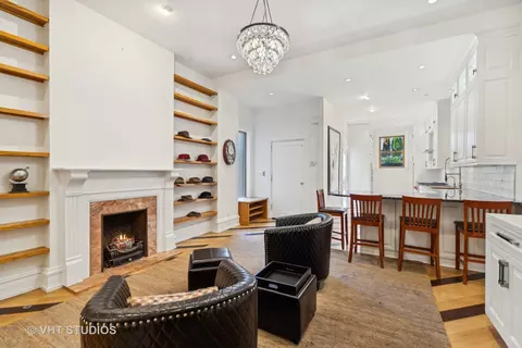 60 Elm St, Chicago, IL 60611 photo 16